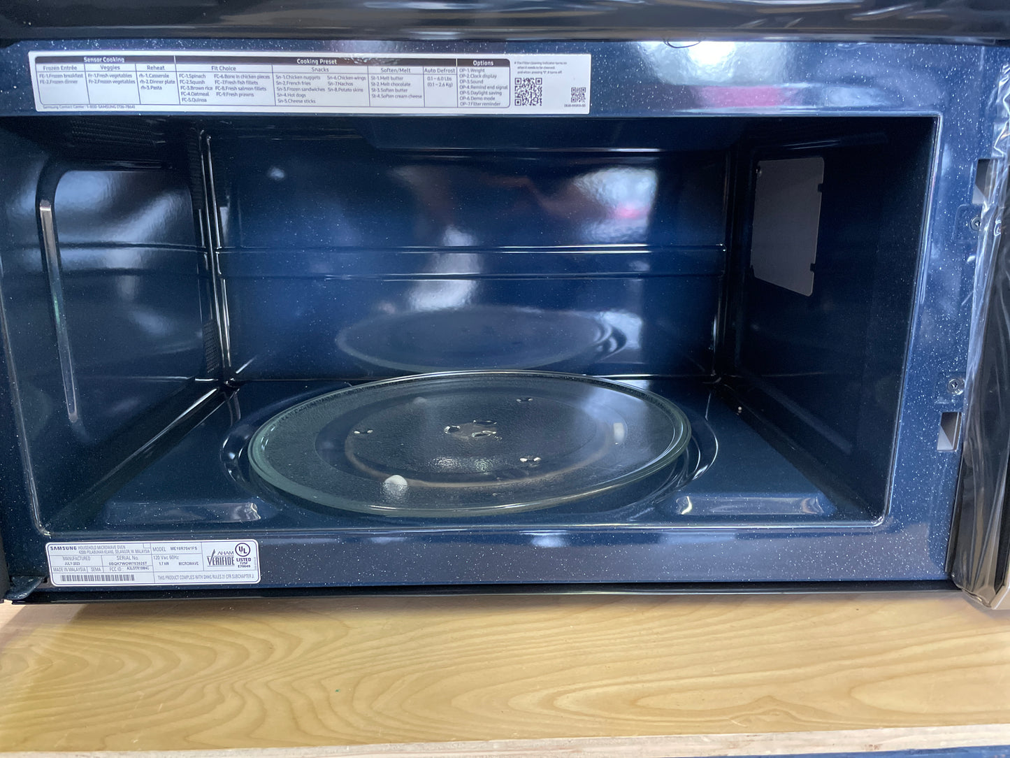 Samsung 1.9 Cu. Ft. Over-the-Range Microwave with Sensor Cook ME19R7041FS - Retail $419