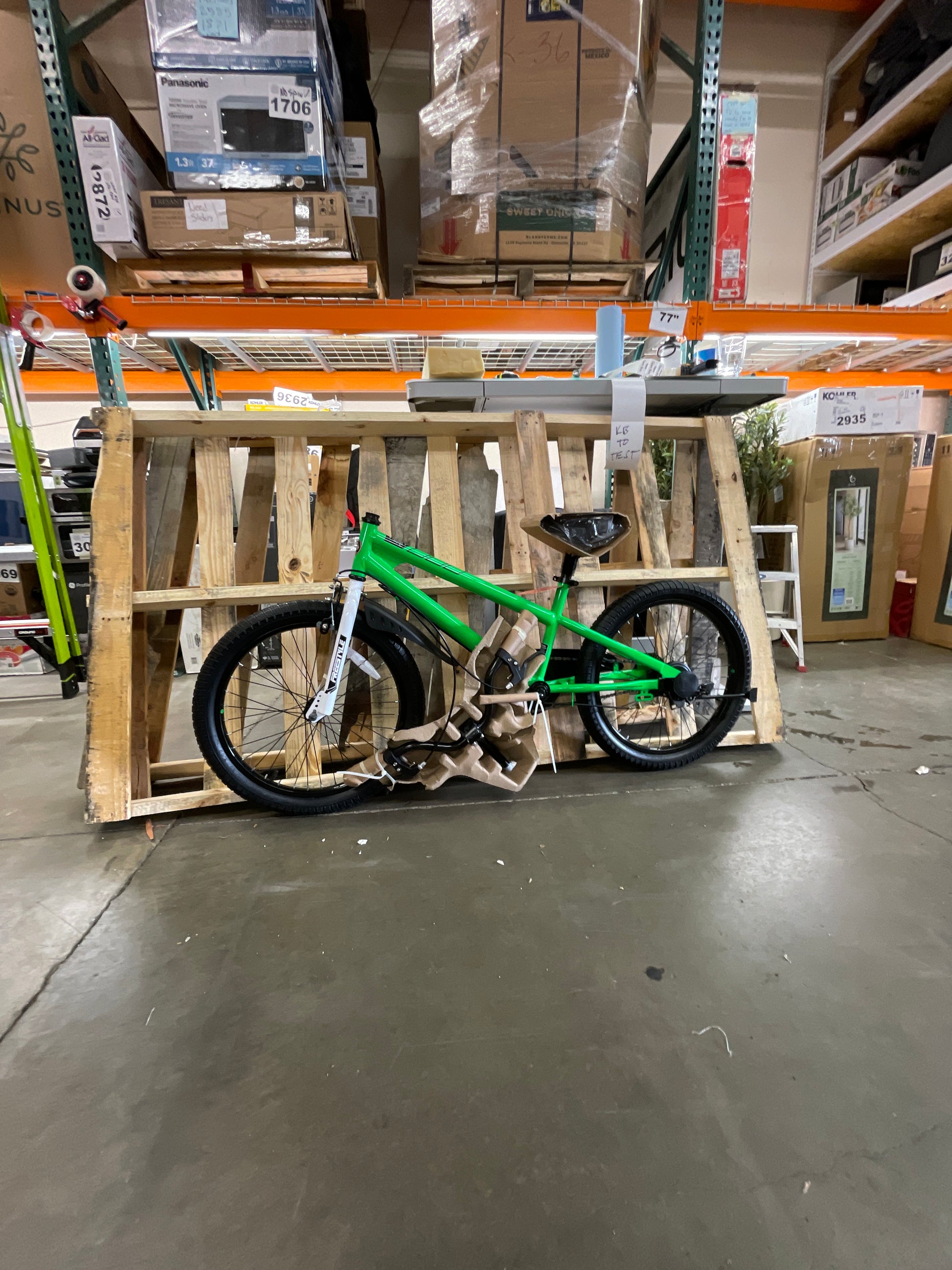 NEW - RoyalBaby Freestyle 20 Inch Kids Bike Bicycle with Kickstand, Water Bottle and Holder, and Reflectors for Boys and Girls Ages 8 and Up, Green - Retail $199