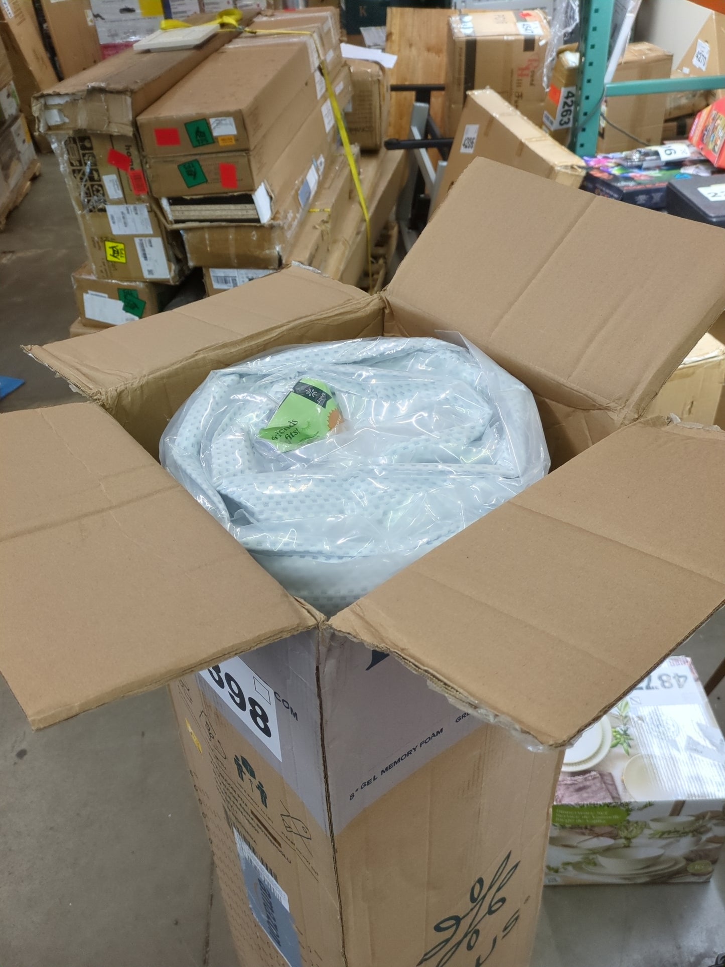 ZINUS 8 Inch Green Tea Cooling Gel Memory Foam Mattress / Cooling Gel Foam / Pressure Relieving / CertiPUR-US Certified / Bed-in-a-Box, Full, White - Retail $209