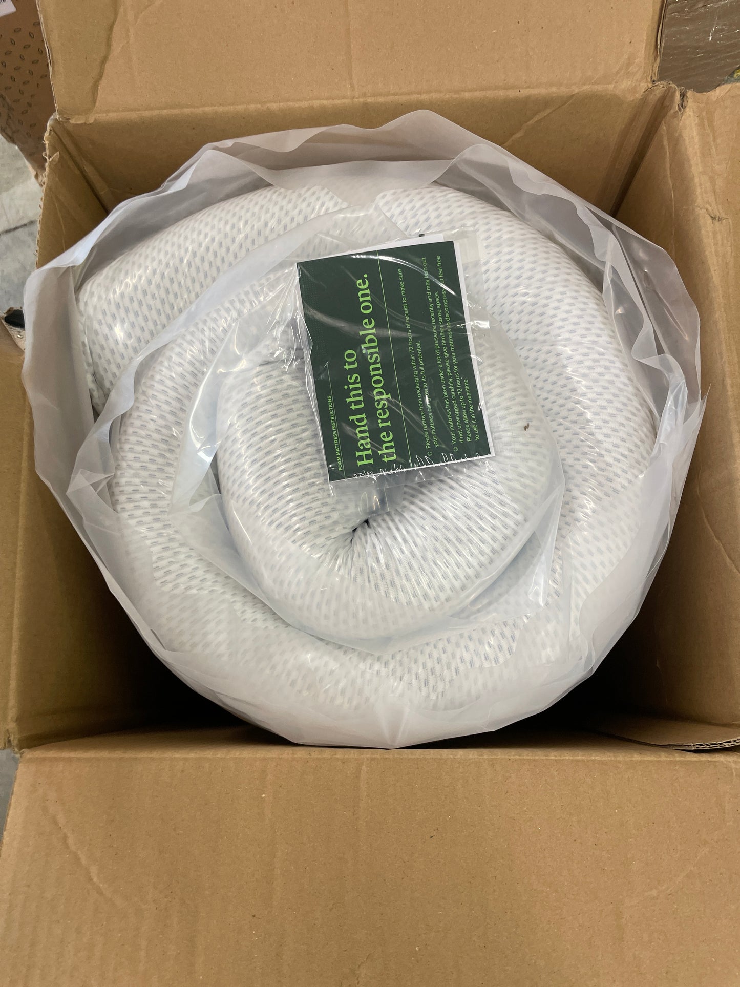 ZINUS 6 Inch Green Tea Memory Foam Mattress, Fiberglass Free, Patented Custom Contour Support, Sturdy Base Foam, CertiPUR-US Certified, Bed-in-a-box, King, White - Retail $215