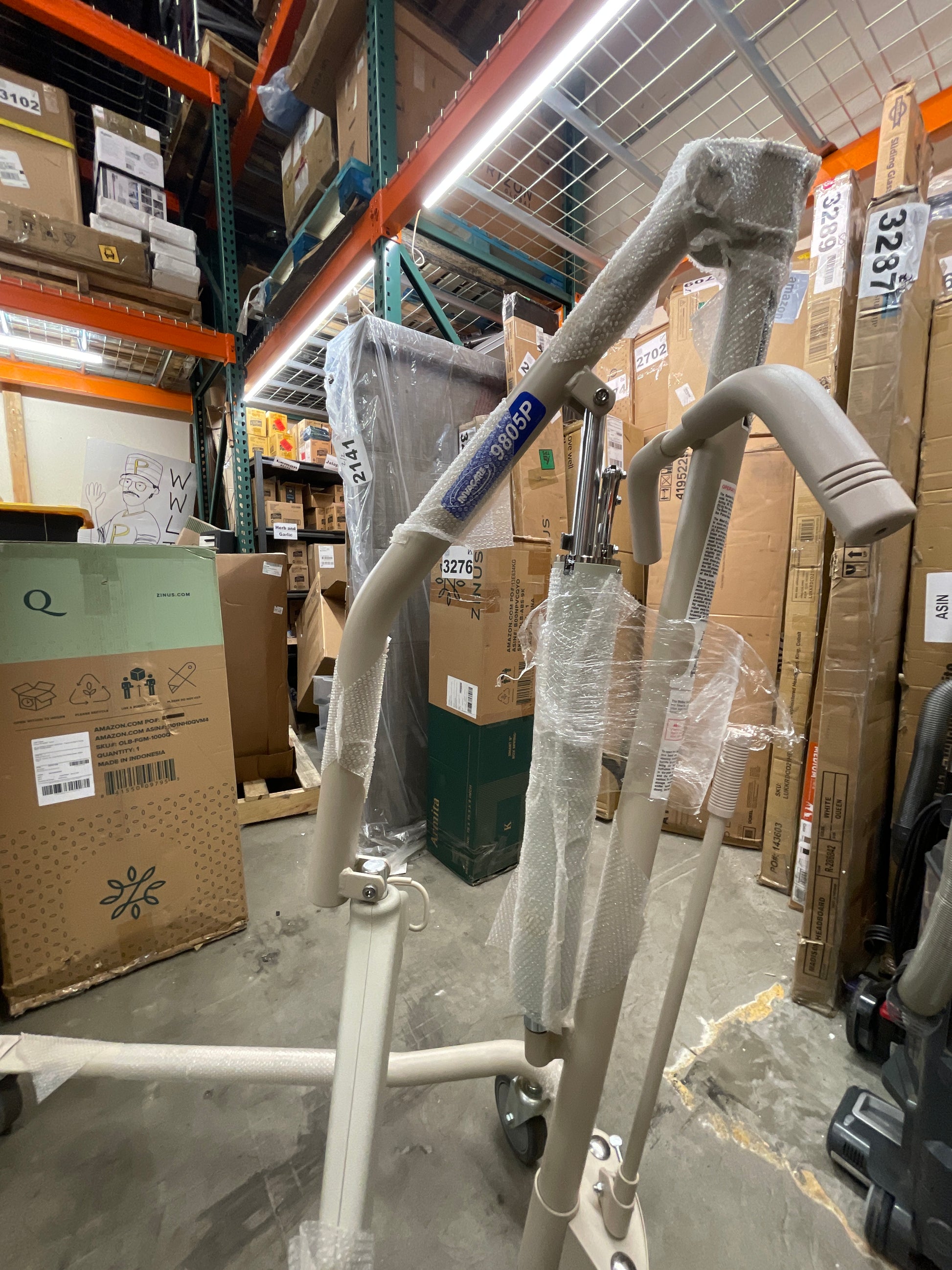 Invacare Lightweight Hydraulic Patient Lift, White, 450 lb. Weight Capacity, 9805P - Retail $549