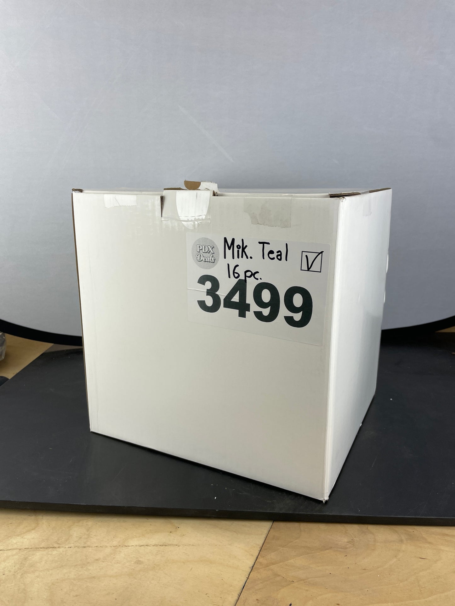 MIKASA MADDOX 16PC BLUE - Retail $52