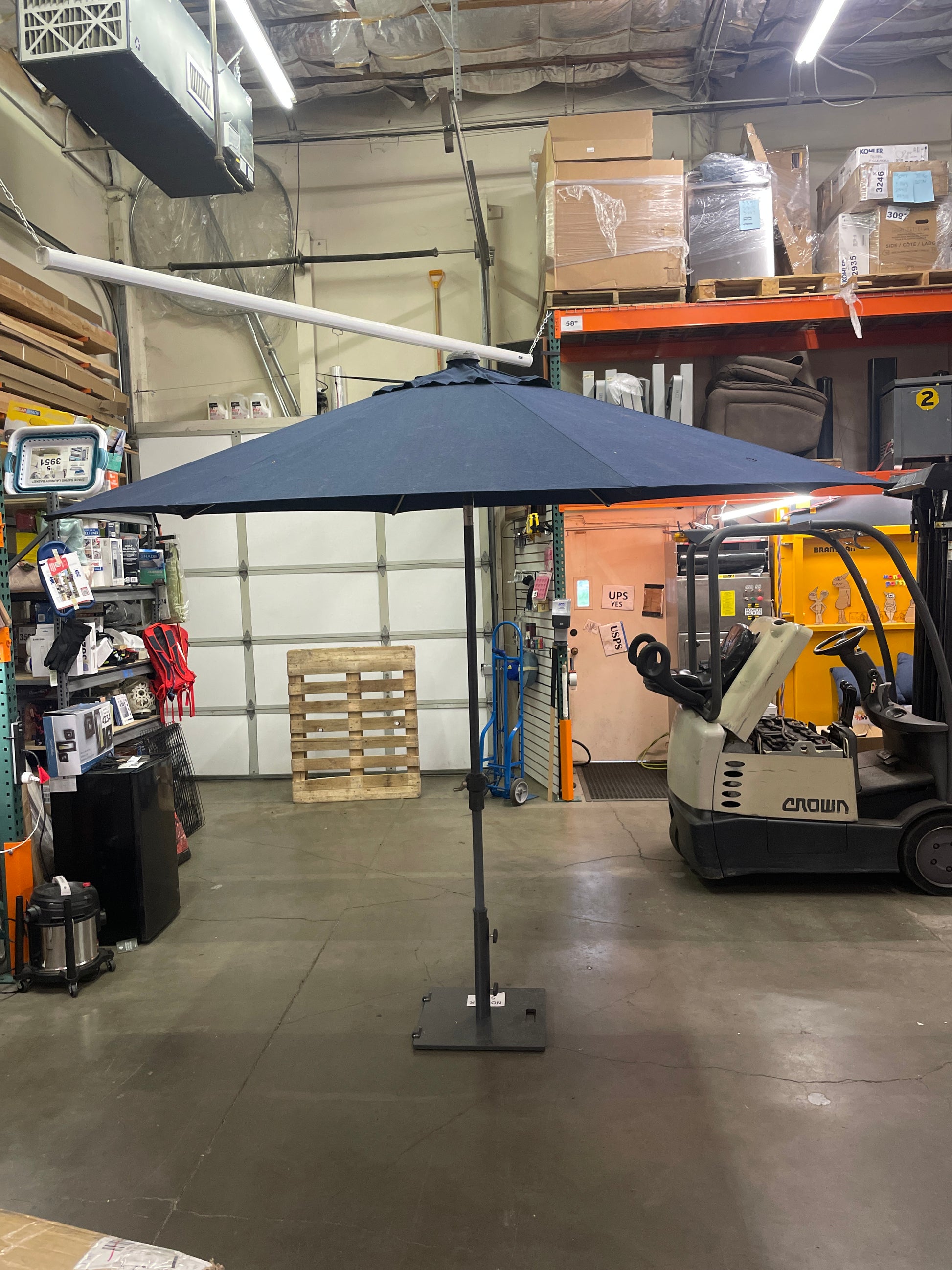 ACTIVA 10' MKT UMBRELLA - Retail $129