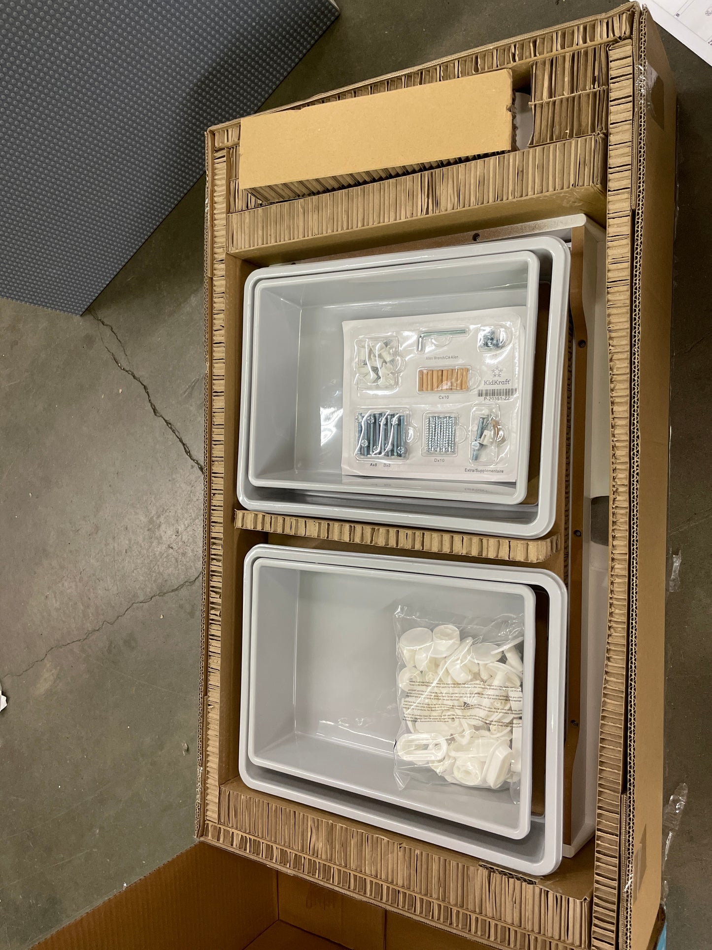 KIDKRAFT BRICKS TABLE - Retail $129