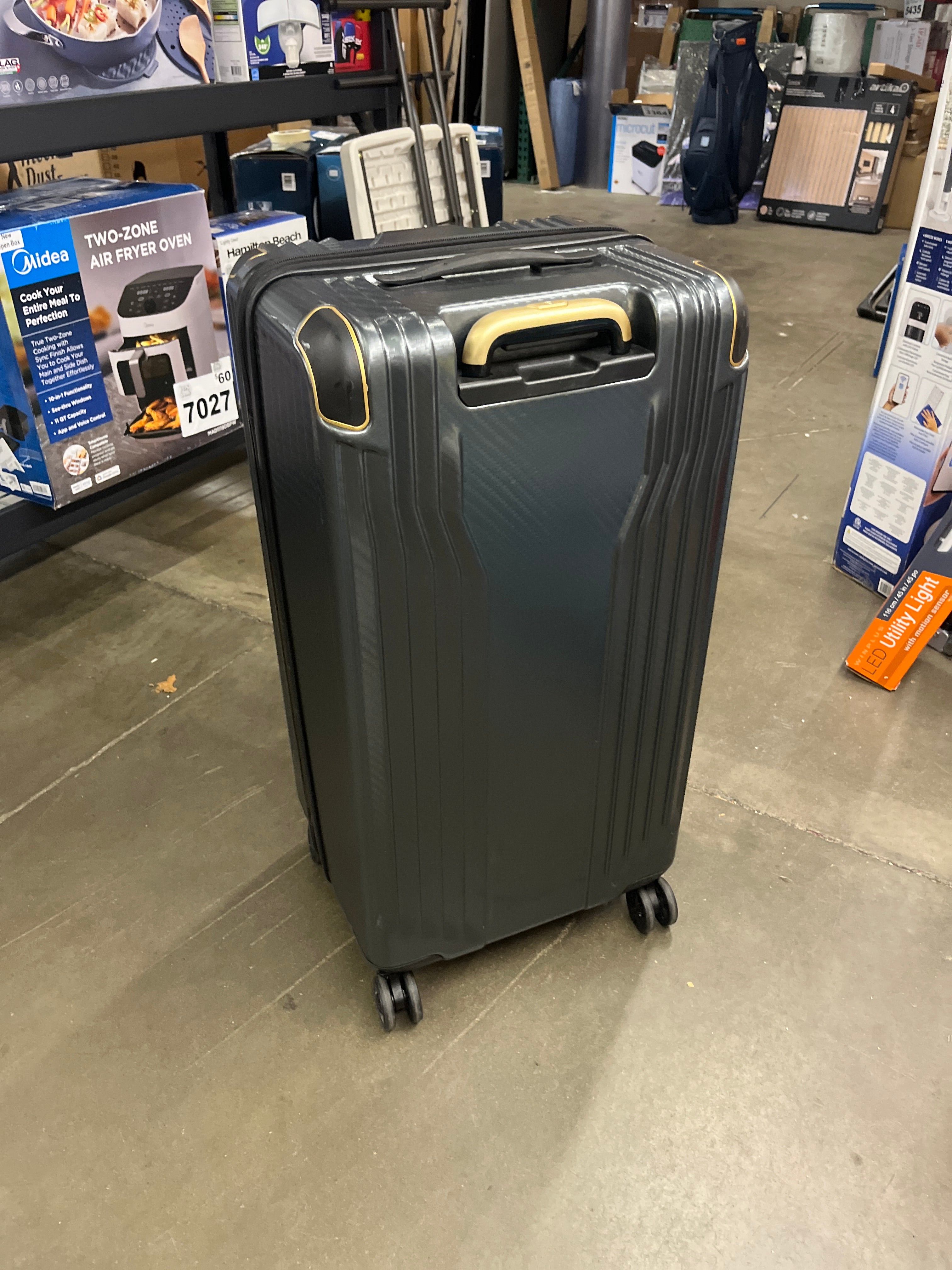 Traveler's Choice 30in Creekside Hardside Check-in Luggage Spinner