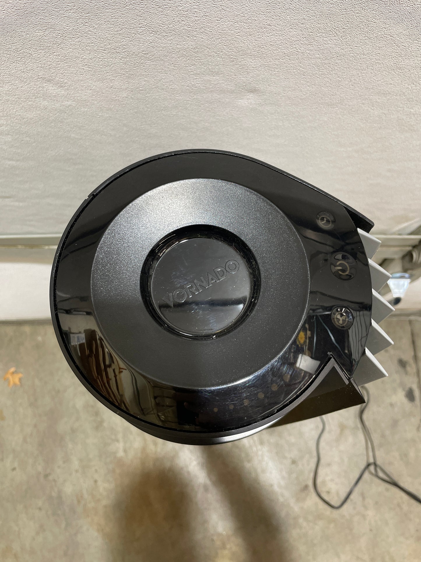 Vornado 184 Whole Room Air Circulator Tower Fan, 41", 184-41", Black - Retail $99