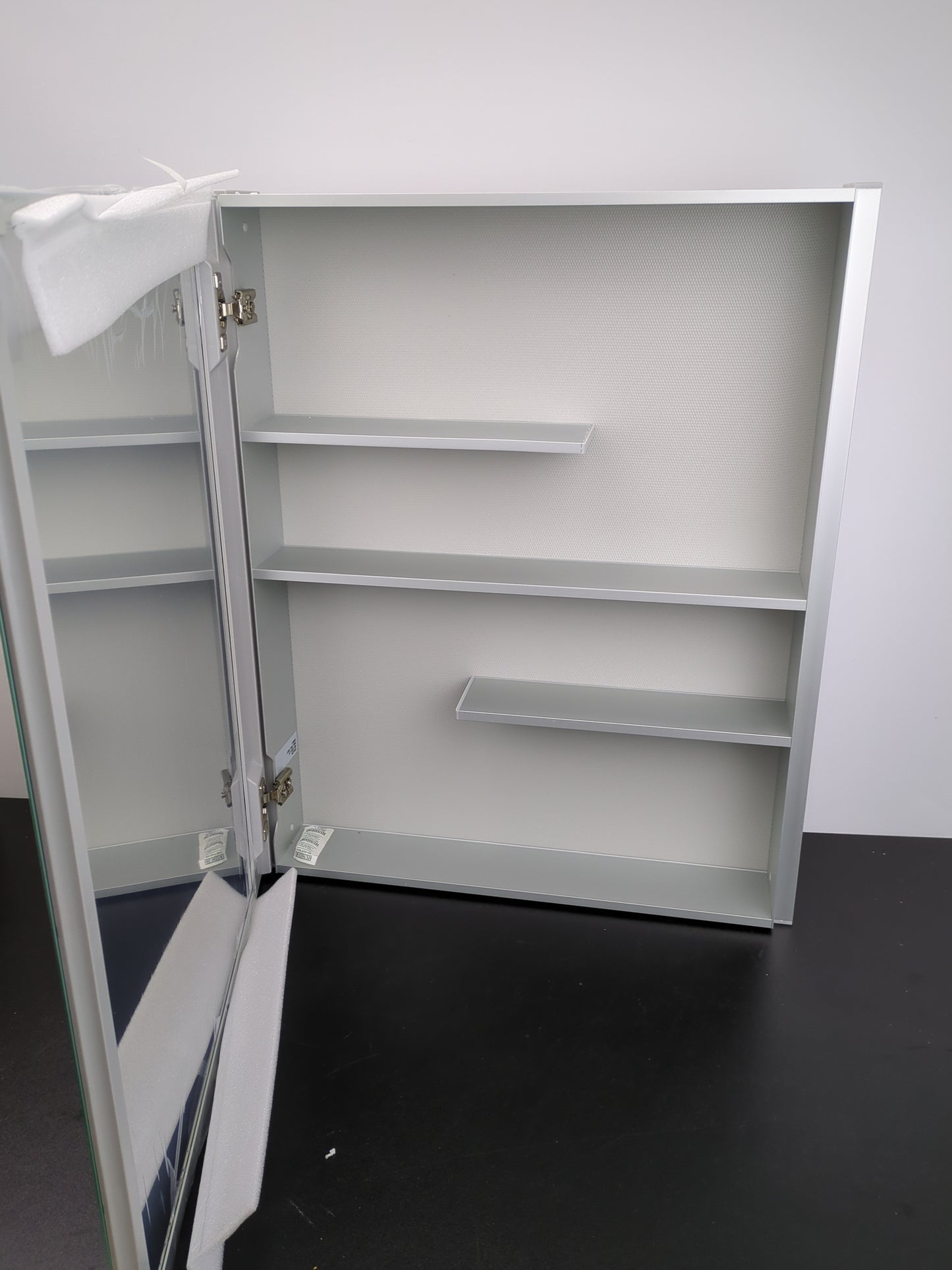 KOHLER MEDICINE CABINET - Retail $69