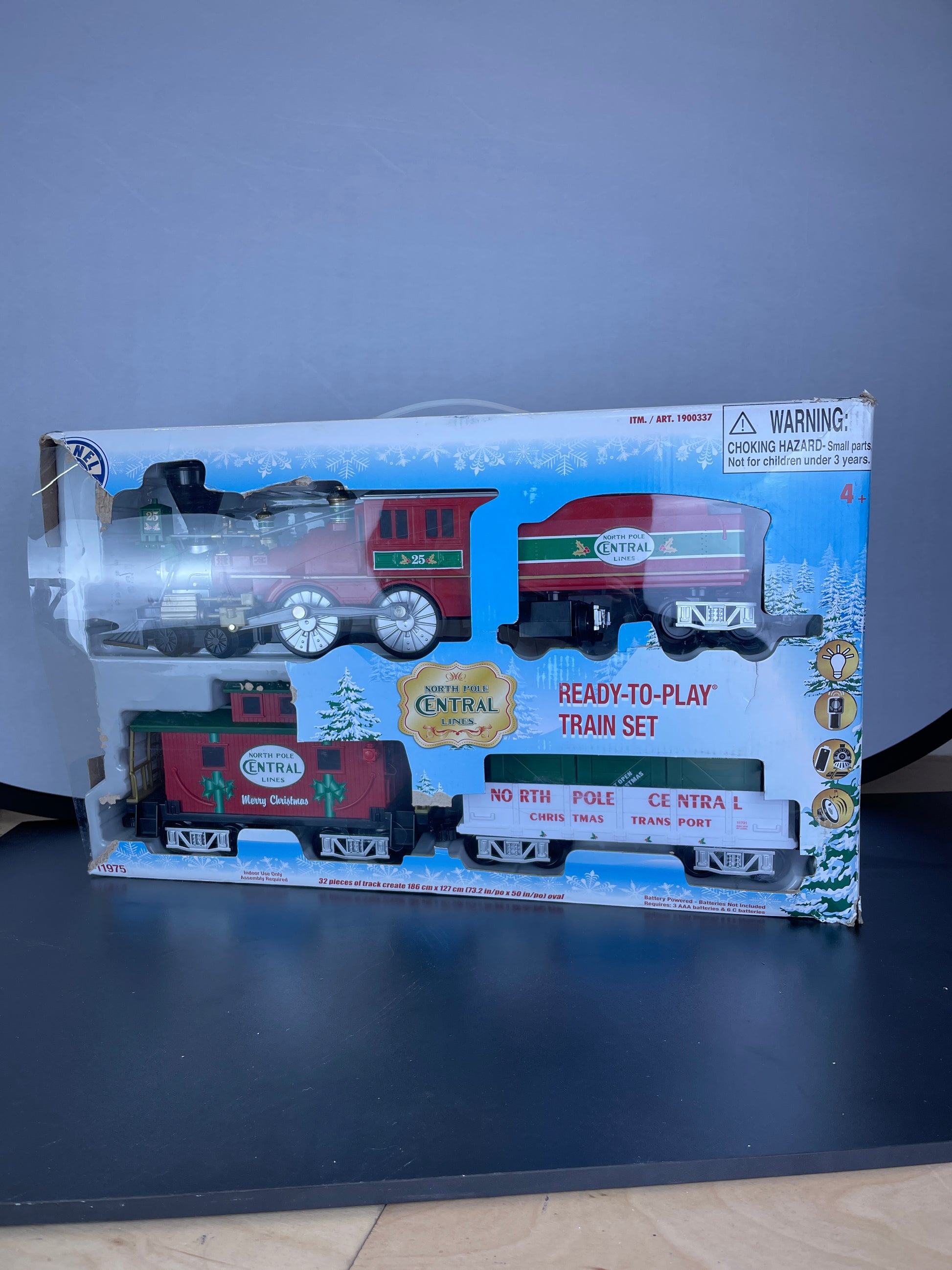 N.POLE CENTRAL TRAIN SET - Retail $59