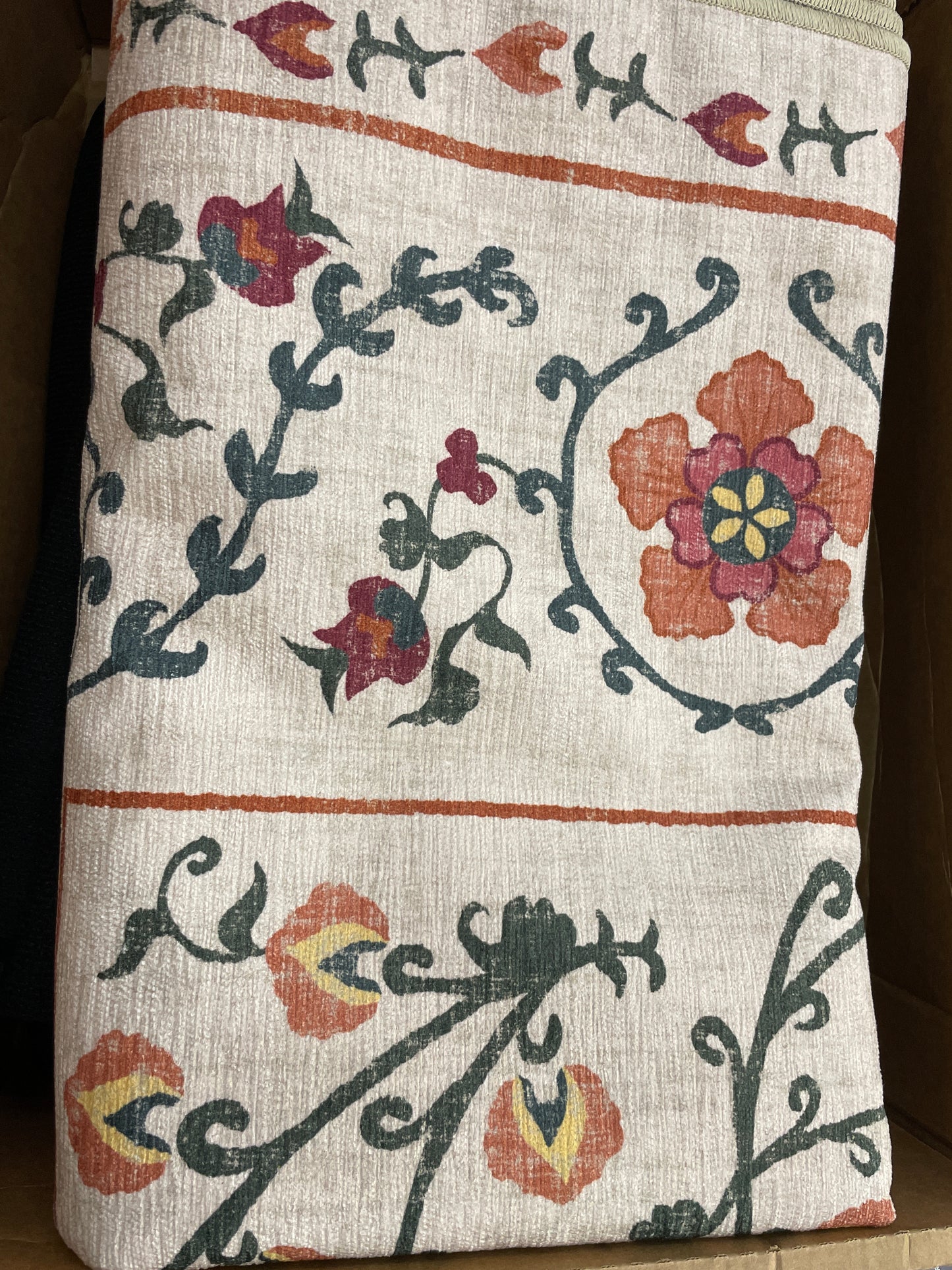 Ruggable Flatwoven Washable Suzani Rug, 8’ x 10’