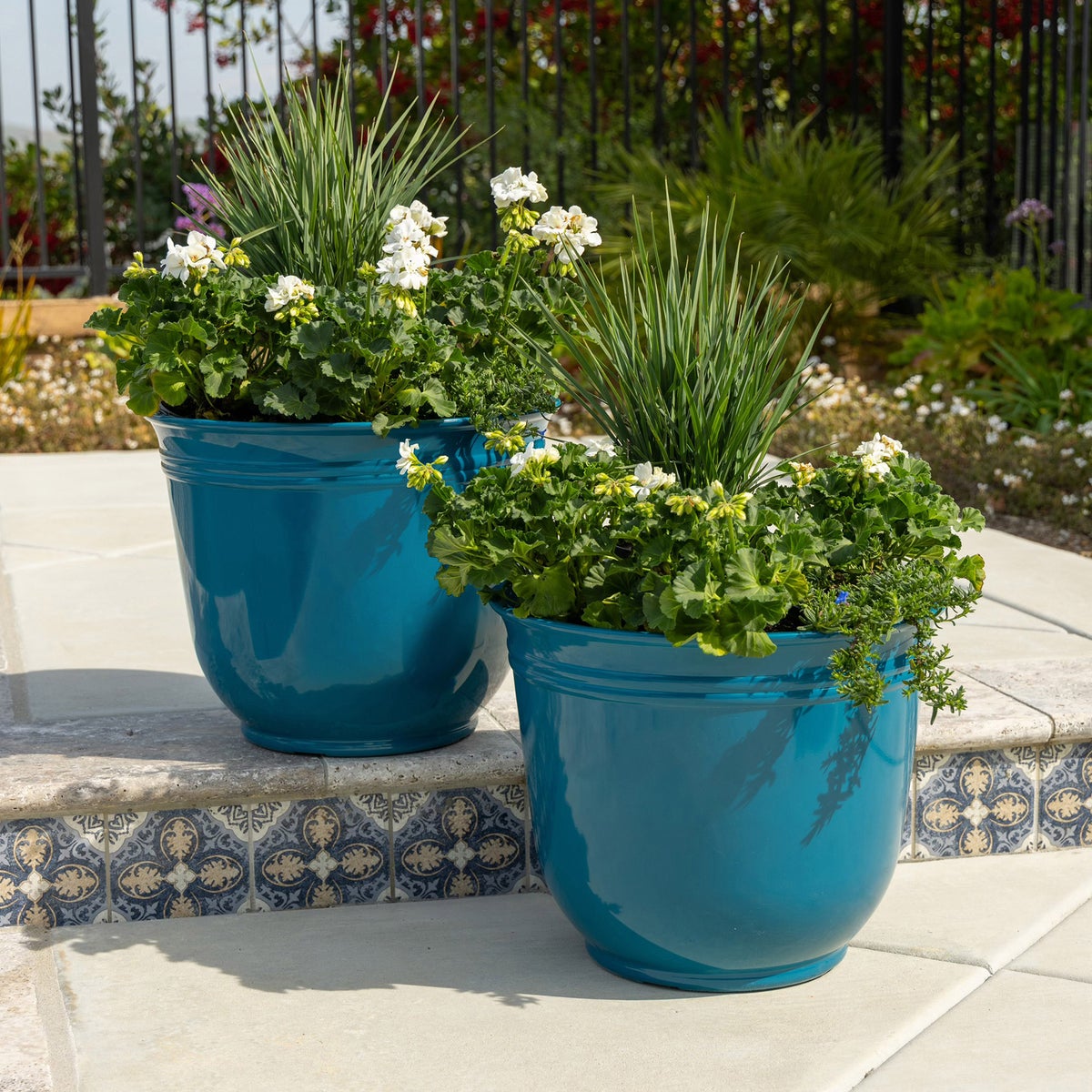 Theo Resin Planters by Trendspot, 2-pack - Retail $43