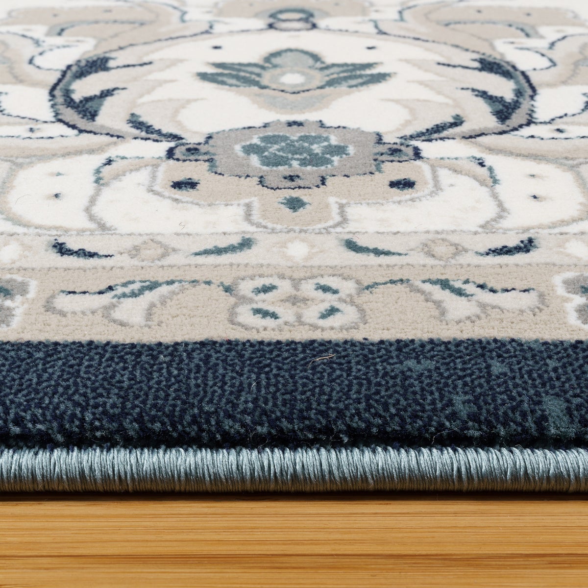 Thomasville Timeless Classic Rug Collection, Minerva, 5 ft. 3 in. x 7 ft. 5 in