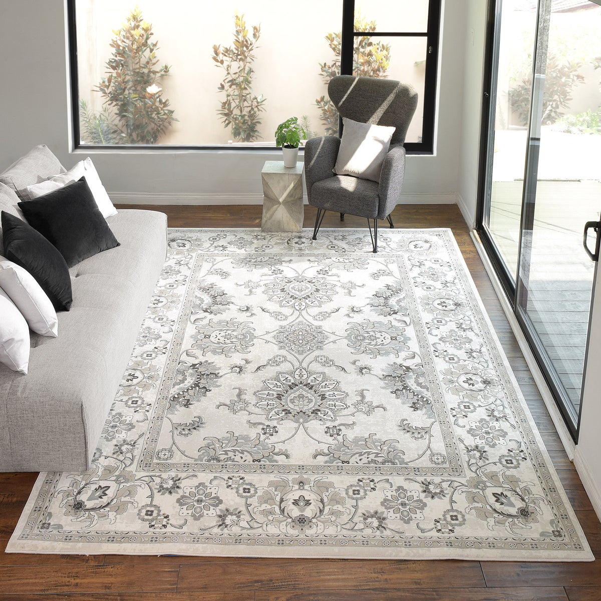 Thomasville Timeless Classic Rug Collection, Minerva, 5 ft. 3 in. x 7 ft. 5 in