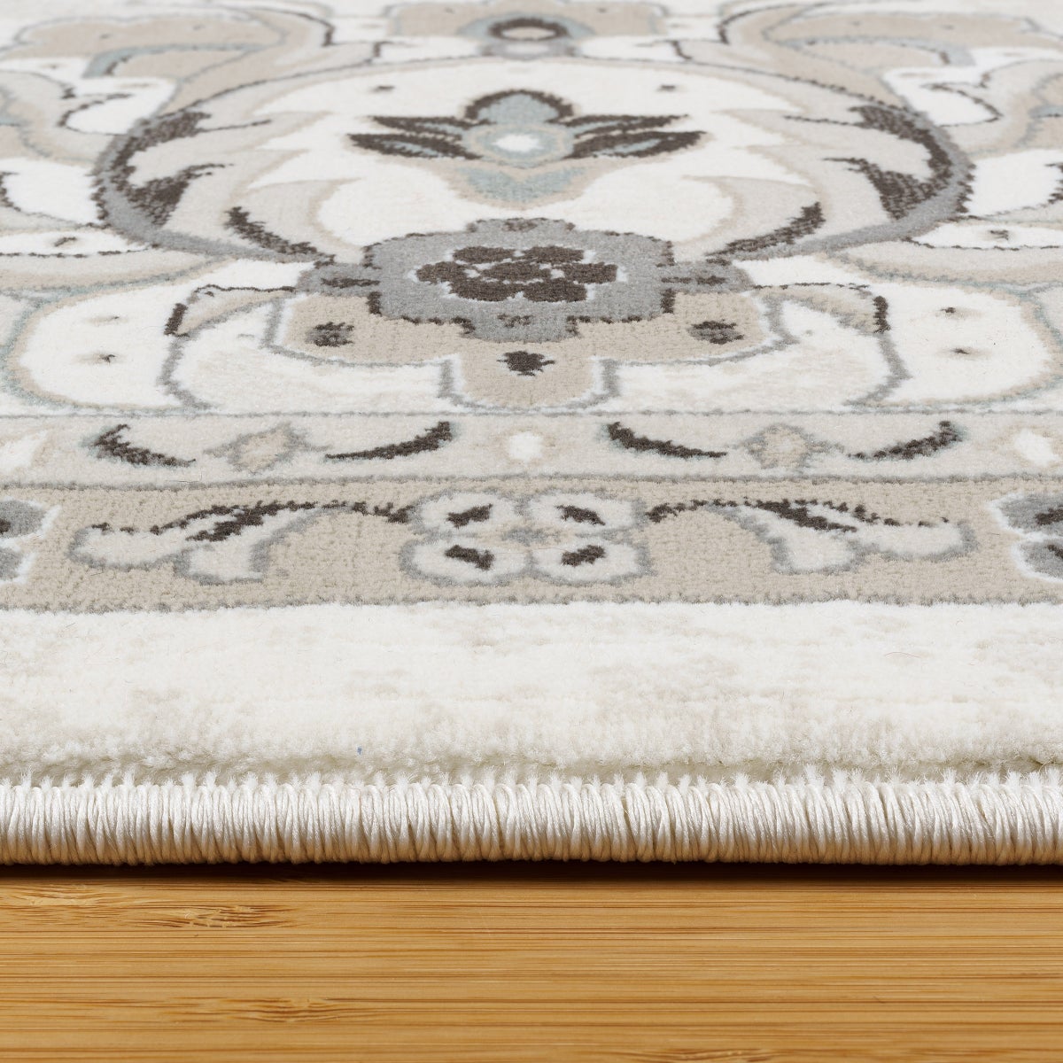 Thomasville Timeless Classic Rug Collection, Minerva, 5 ft. 3 in. x 7 ft. 5 in