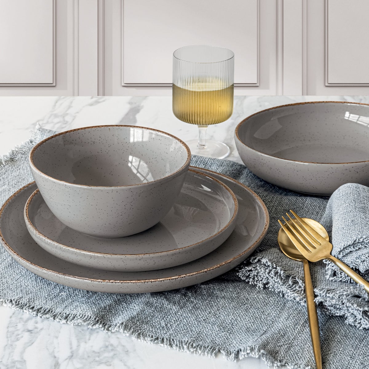over & back Grey 16-piece Dinnerware Set