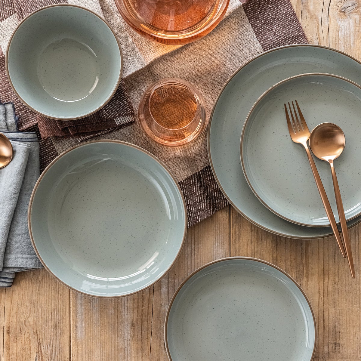 over&back Options 16-piece Dinnerware Set