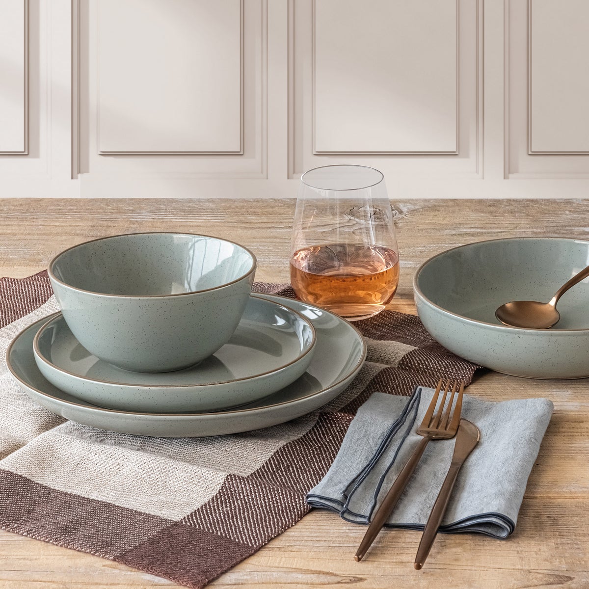 over&back Options 16-piece Dinnerware Set