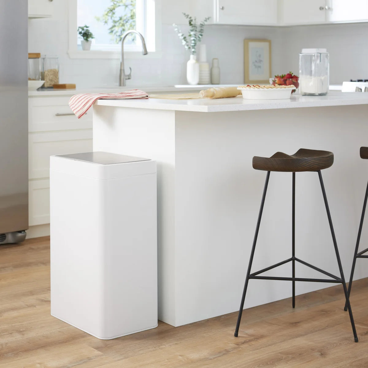 NEW - Kohler 48L Motion Sensor Trash Can White - Retail $129