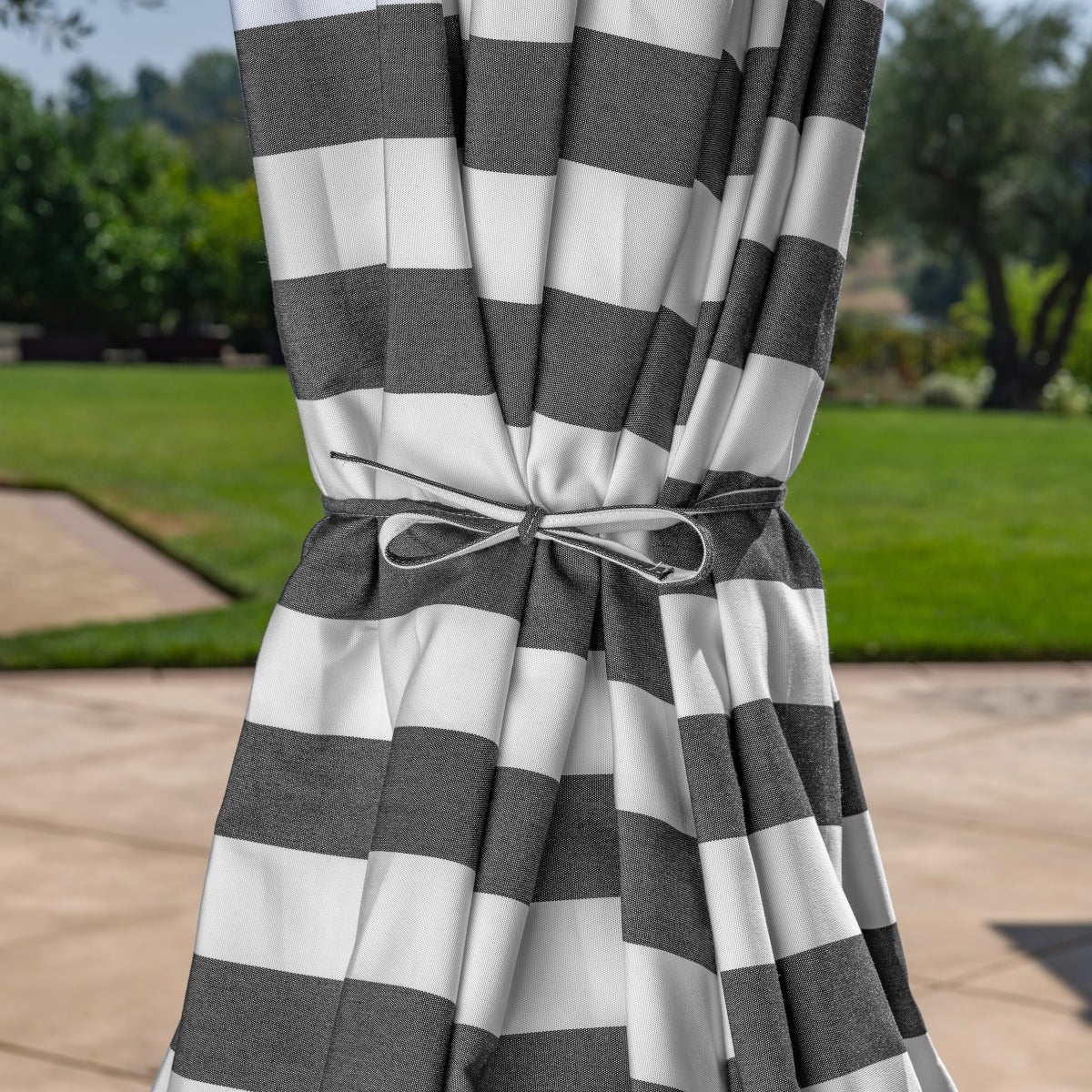 SunVilla 11' Round Cabana Stripe Aluminum Market Umbrella (BLACK & WHITE)