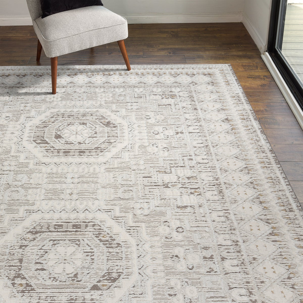 Milan Rug Collection, Zuri, Rug Size: 5 ft. 3 in. x 7 ft.