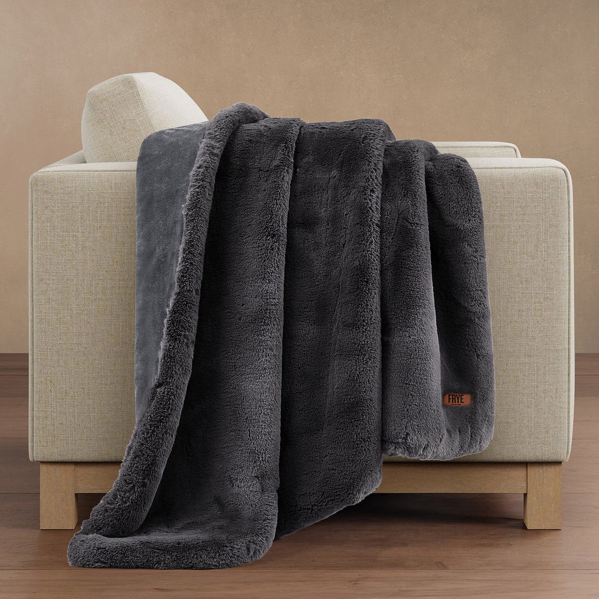 NEW - FRYE Luxe Faux Fur Throw