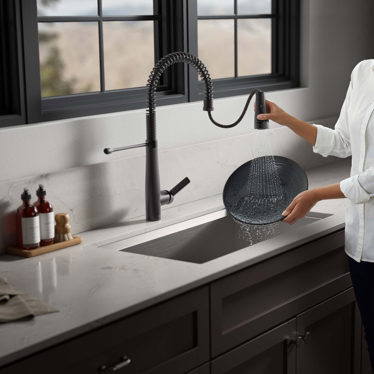 Kohler Vind Matte Black Semi-Professional Pull-Down Kitchen Sink Faucet