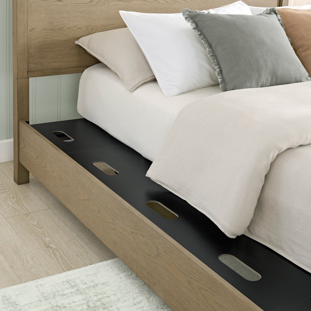 Oaklynn Canopy King Bed