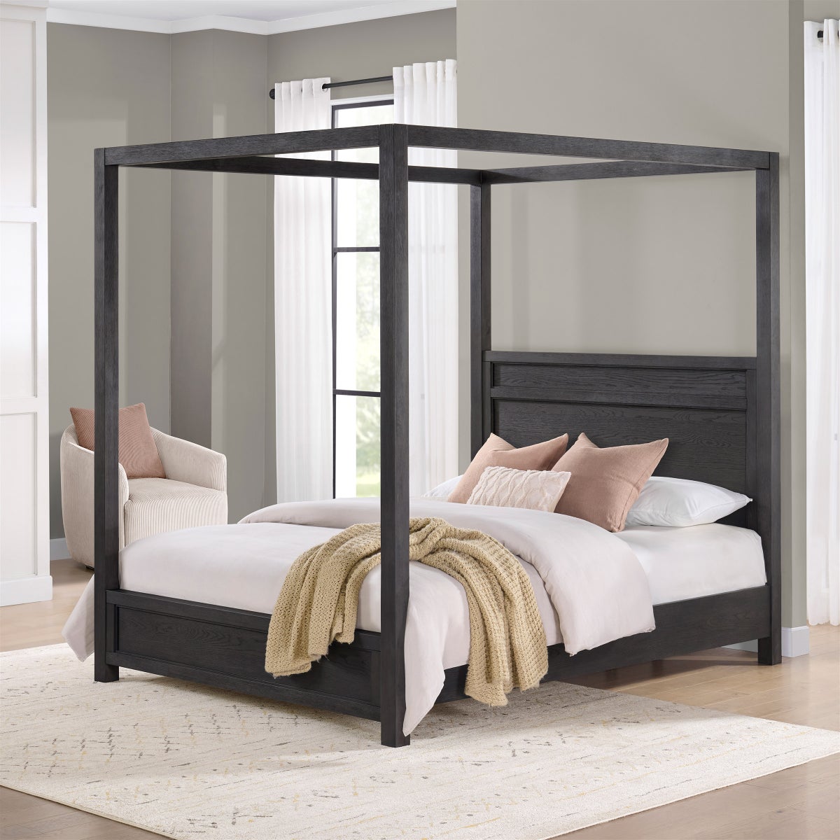 Bellevue Canopy Bed