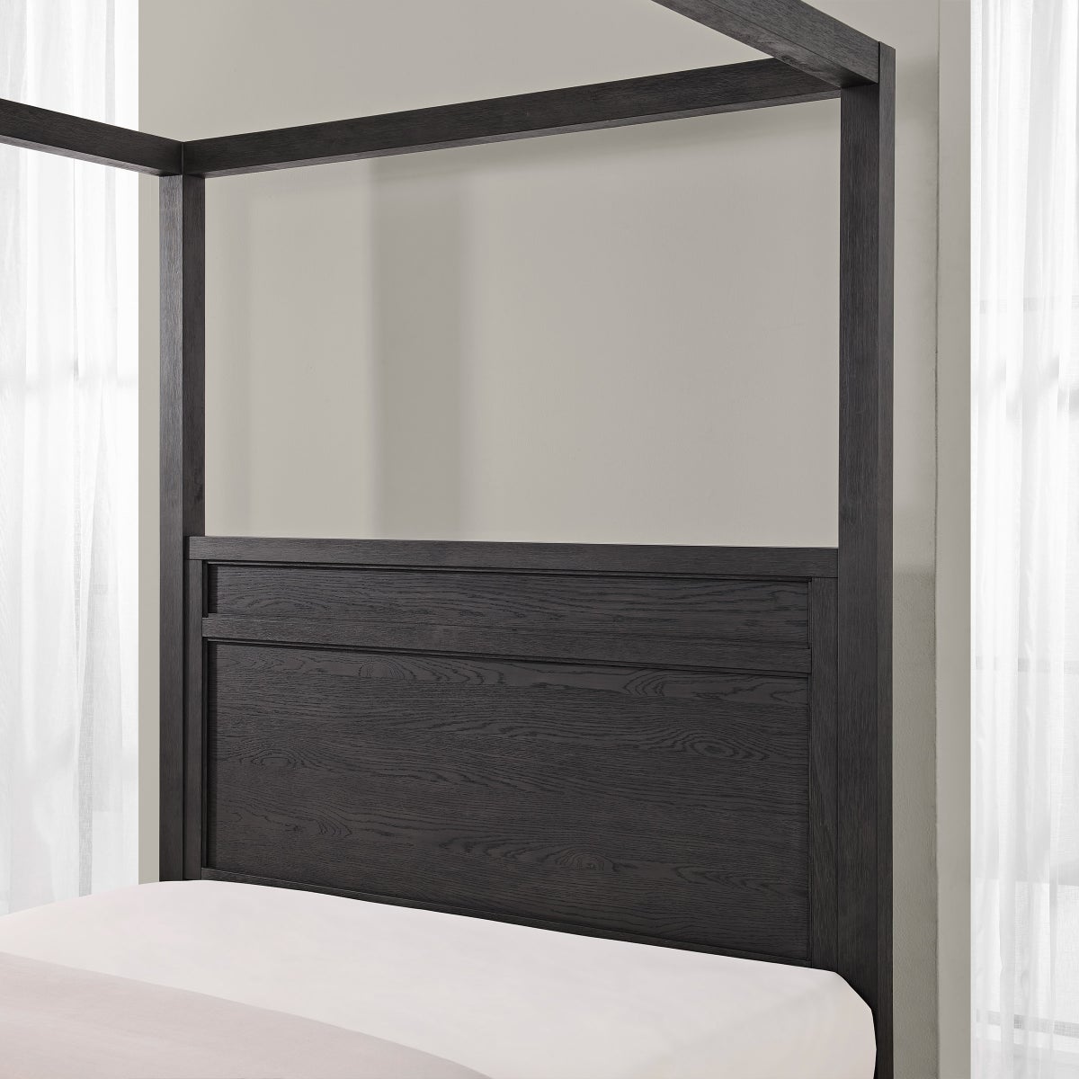 Bellevue Canopy Bed