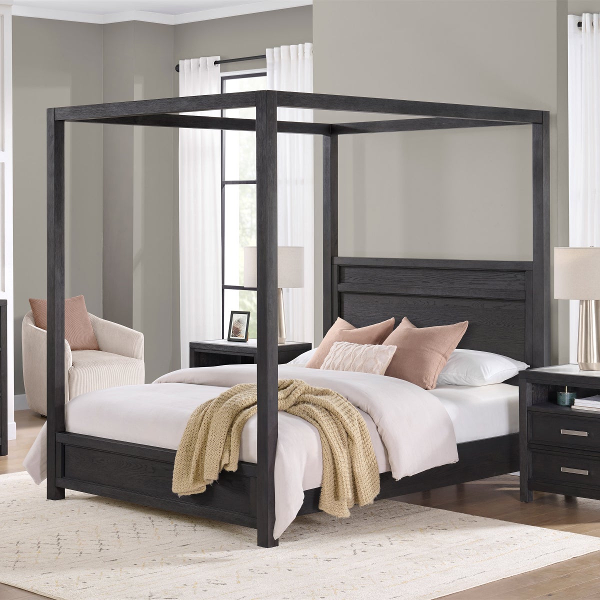 Bellevue Canopy Bed