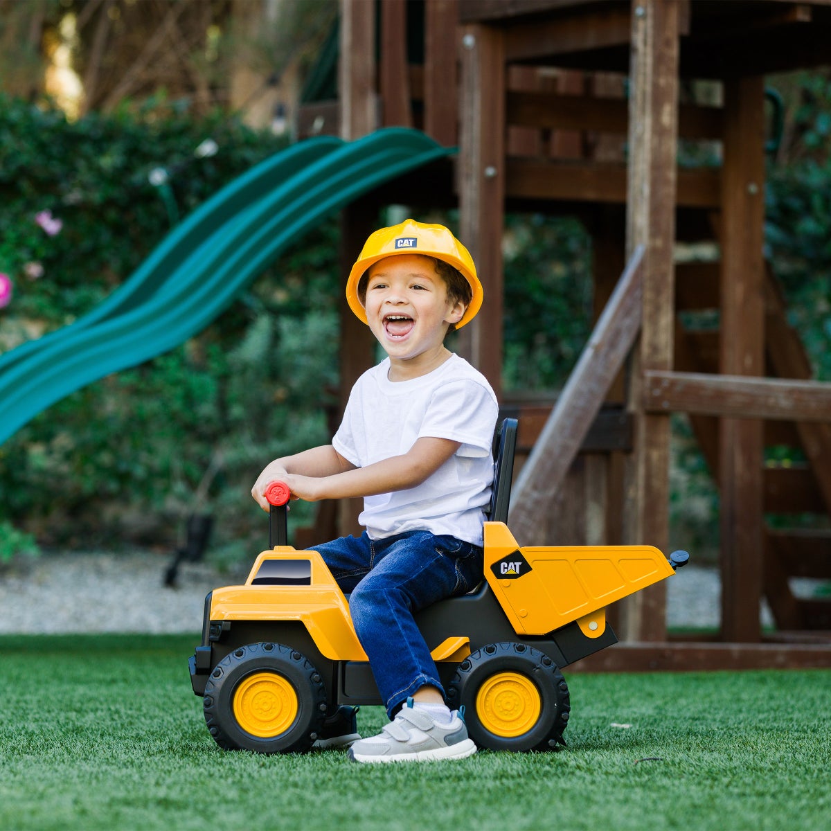 CAT Play and Ride Dump Truck - Retail $46