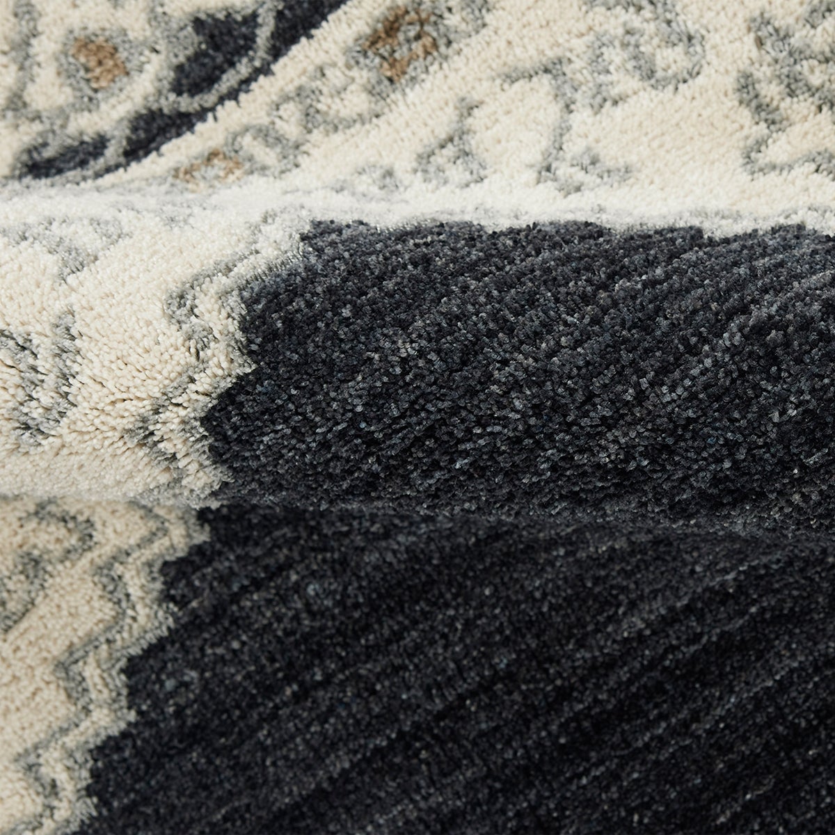 Everest Runner, 2' 6" x 8'