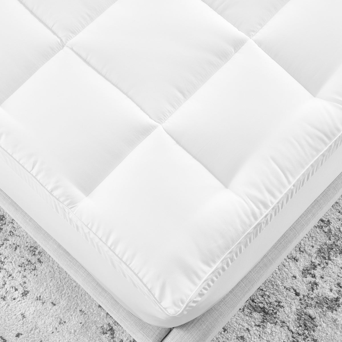 Bodipedic 4" Hybrid Memory Foam and Fiber Mattress Topper- QUEEN