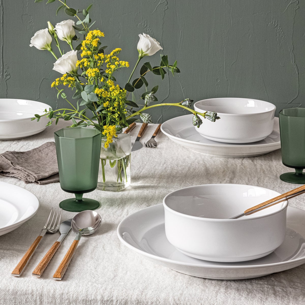 over&back Rimmed 12-piece Glossy Porcelain Dinnerware Set