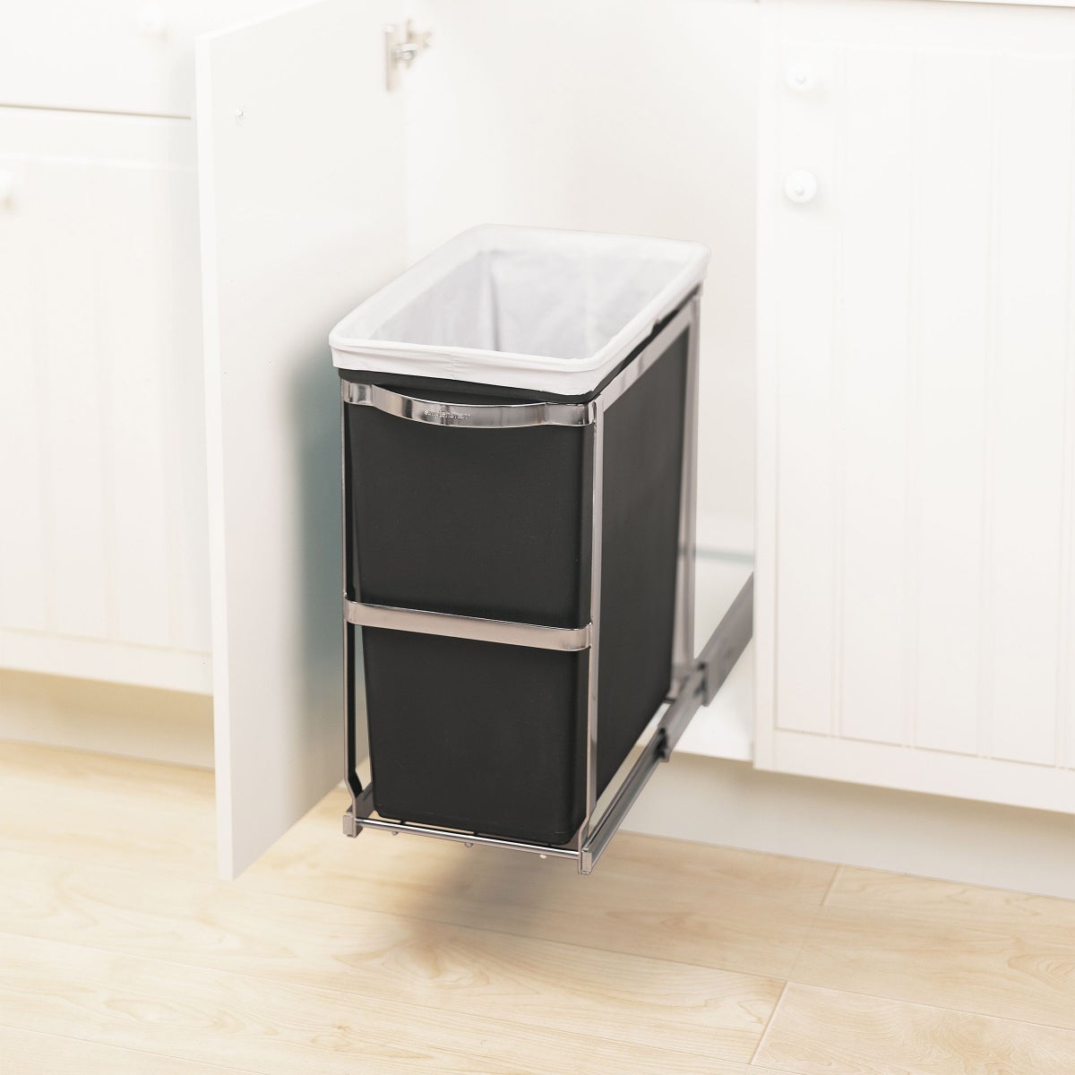 simplehuman 30L Under Counter Pull-out Can and 40-pack Custom-fit Liners - Retail $80