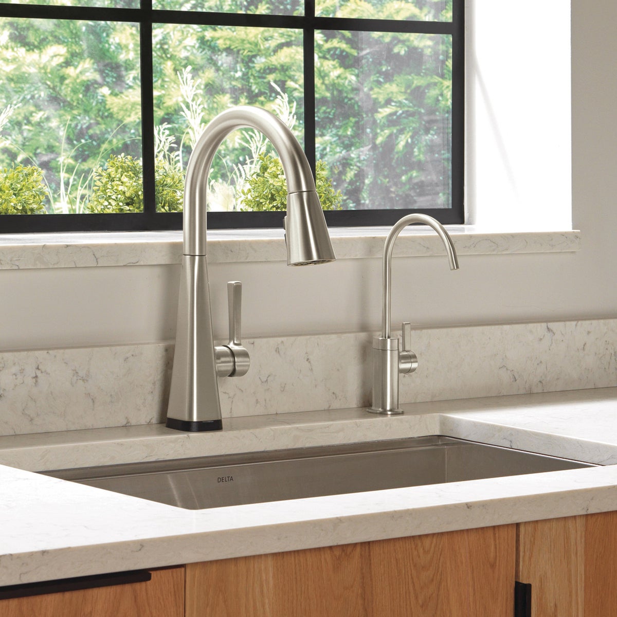 NEW - Delta Clarifi Tankless Under Sink 6-stage Reverse Osmosis System