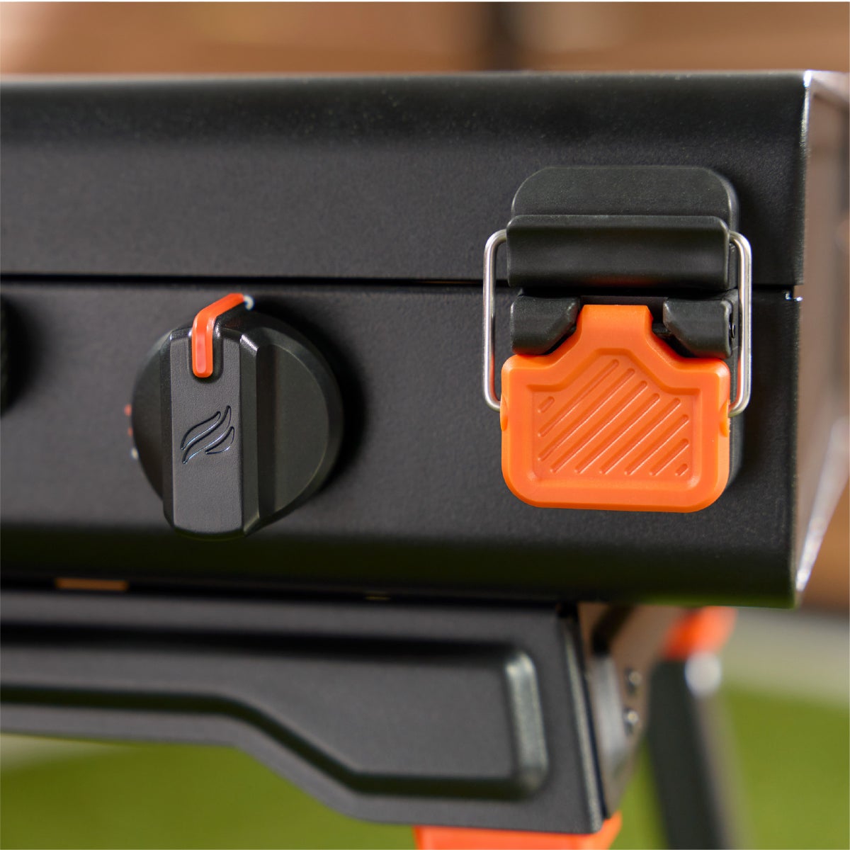 Blackstone 20in Camping Griddle Kit with Stand