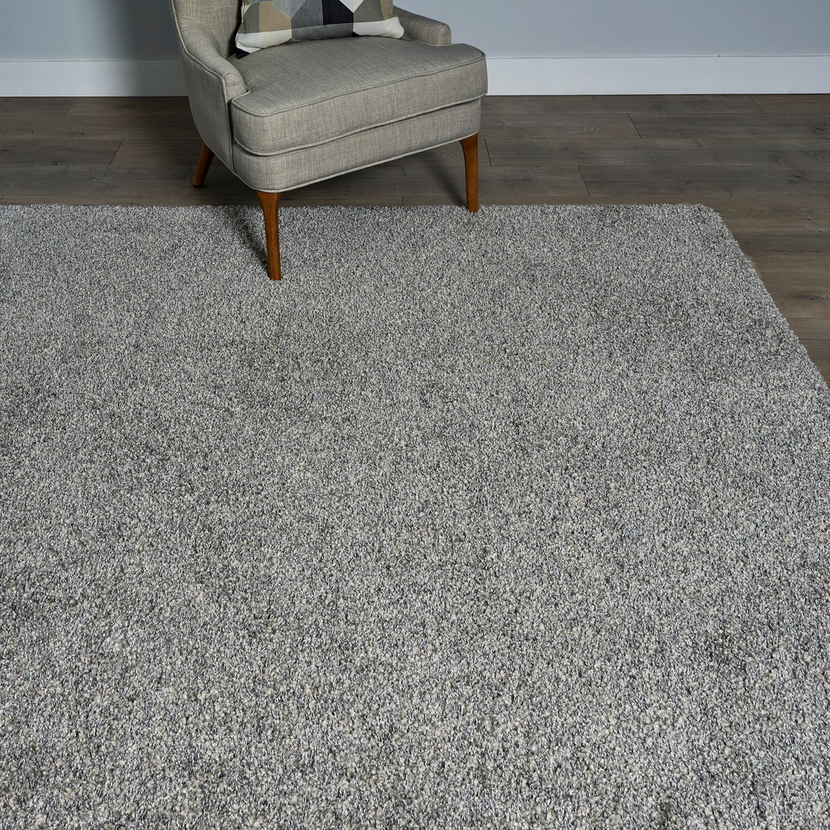 Thomasville Marketplace Luxury Shag Rug Collection, Silver, Rug Size 6 ft. 6 in. x 9 ft. 6 in.