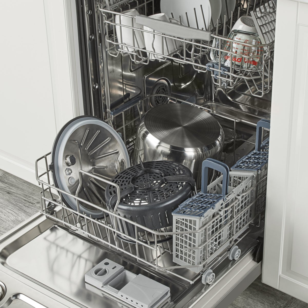 NEW - Instant Pot Duo Crisp 6.5QT Ultimate Lid WiFi Multi-Cooker and Air Fryer