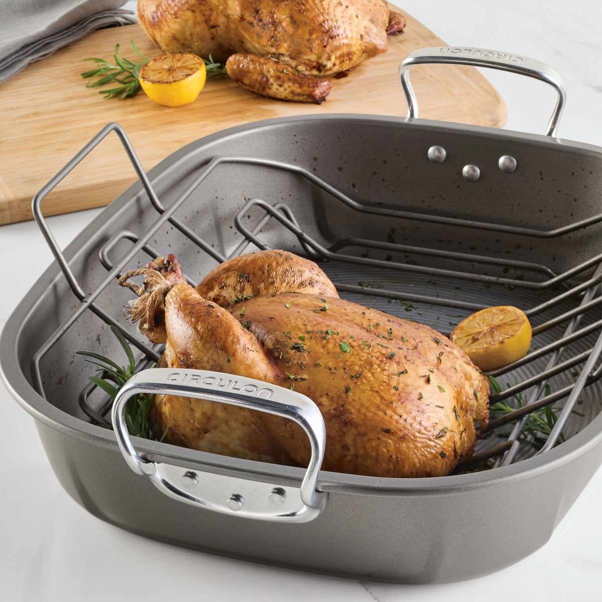NEW - Circulon Nonstick Oval Roaster with Rack