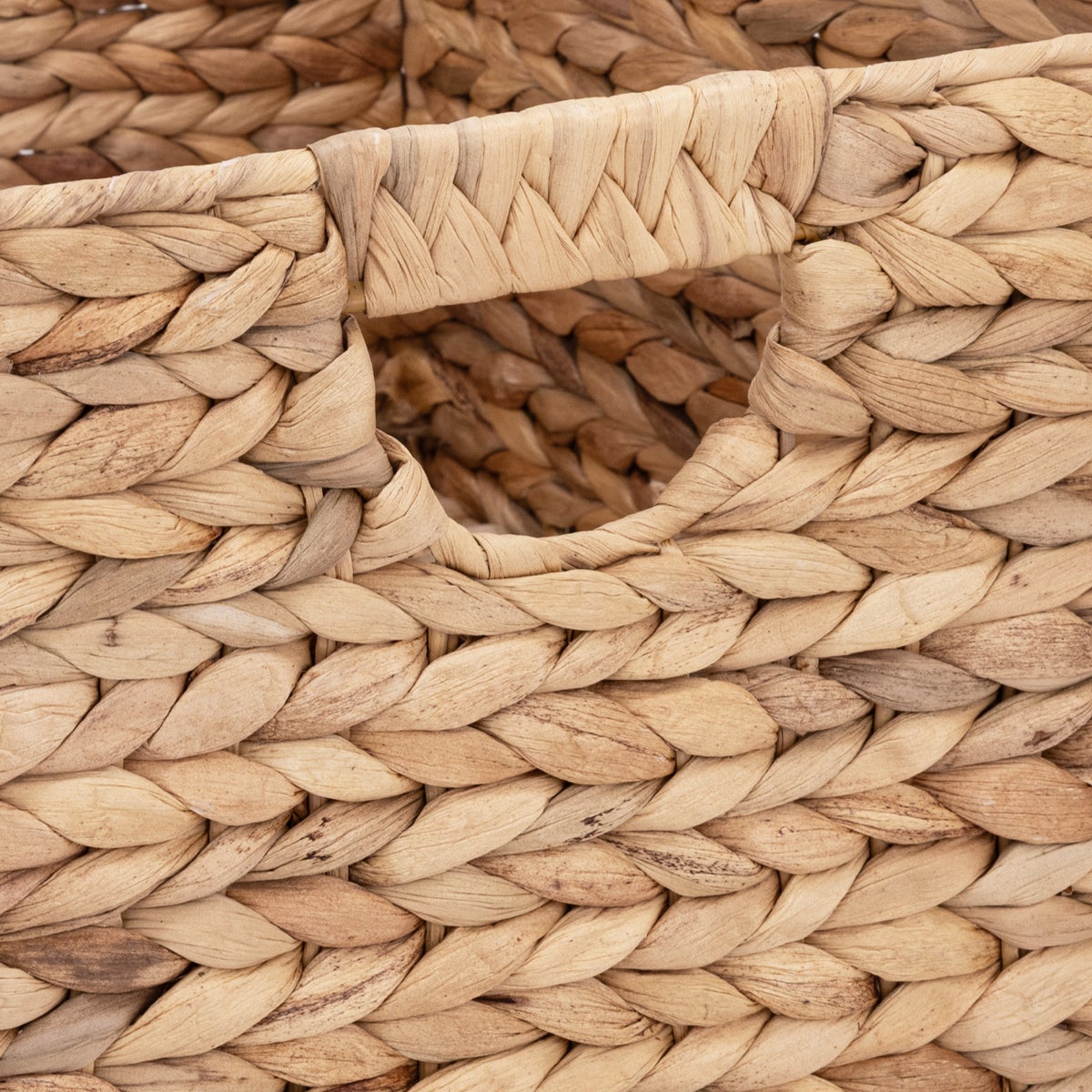 Seville Classics Water Hyacinth Storage Basket, 4-pack