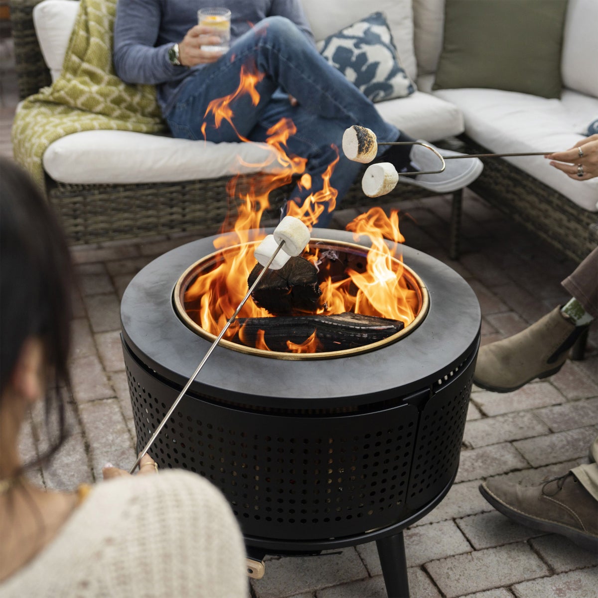 NEW - TIKI Brand 25 Inch Celebration Smokeless Fire Pit