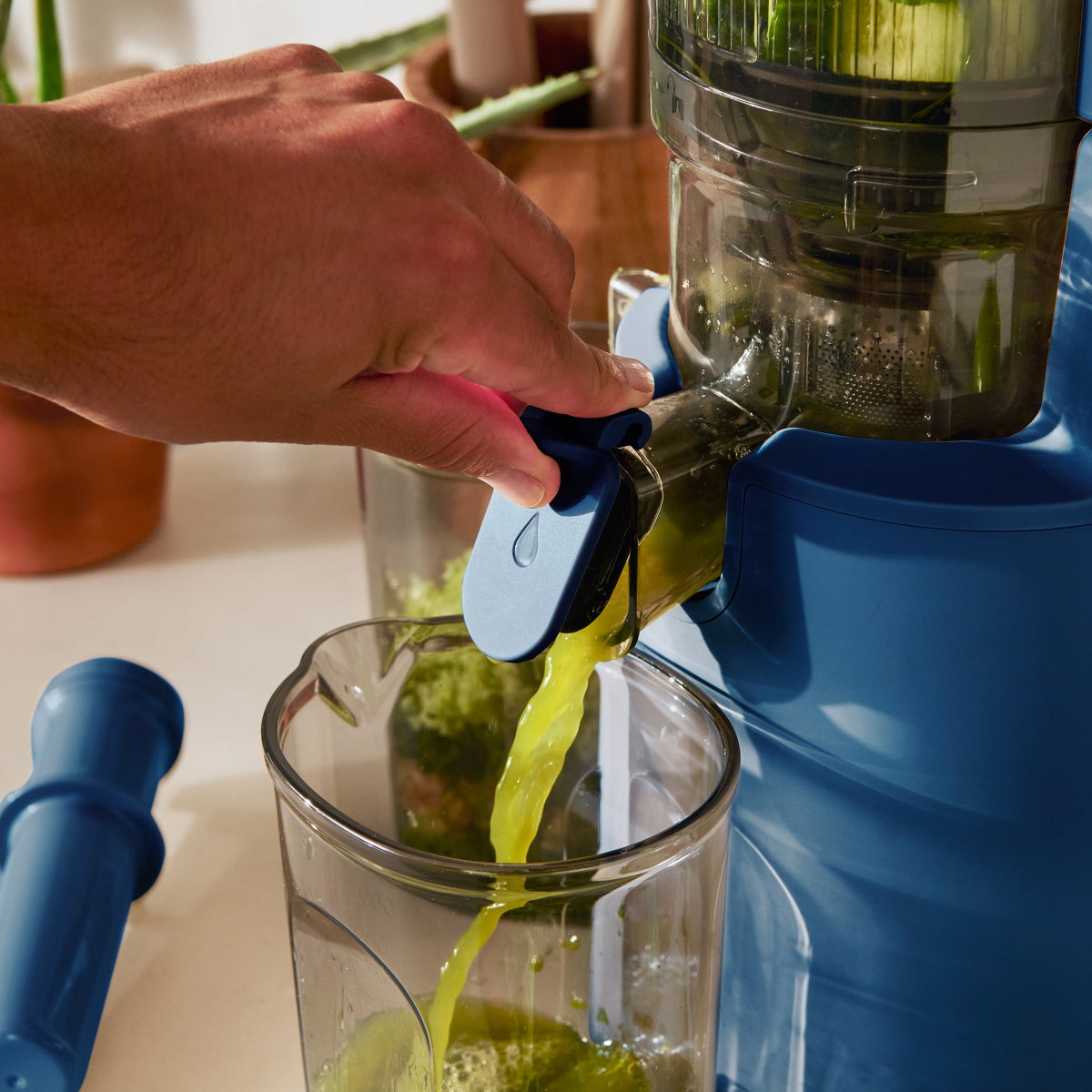 NEW - Our Place Cold Press Batch Juicer