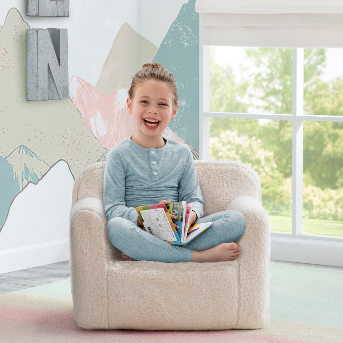 NEW - Delta Children Sherpa Cozee Chair
