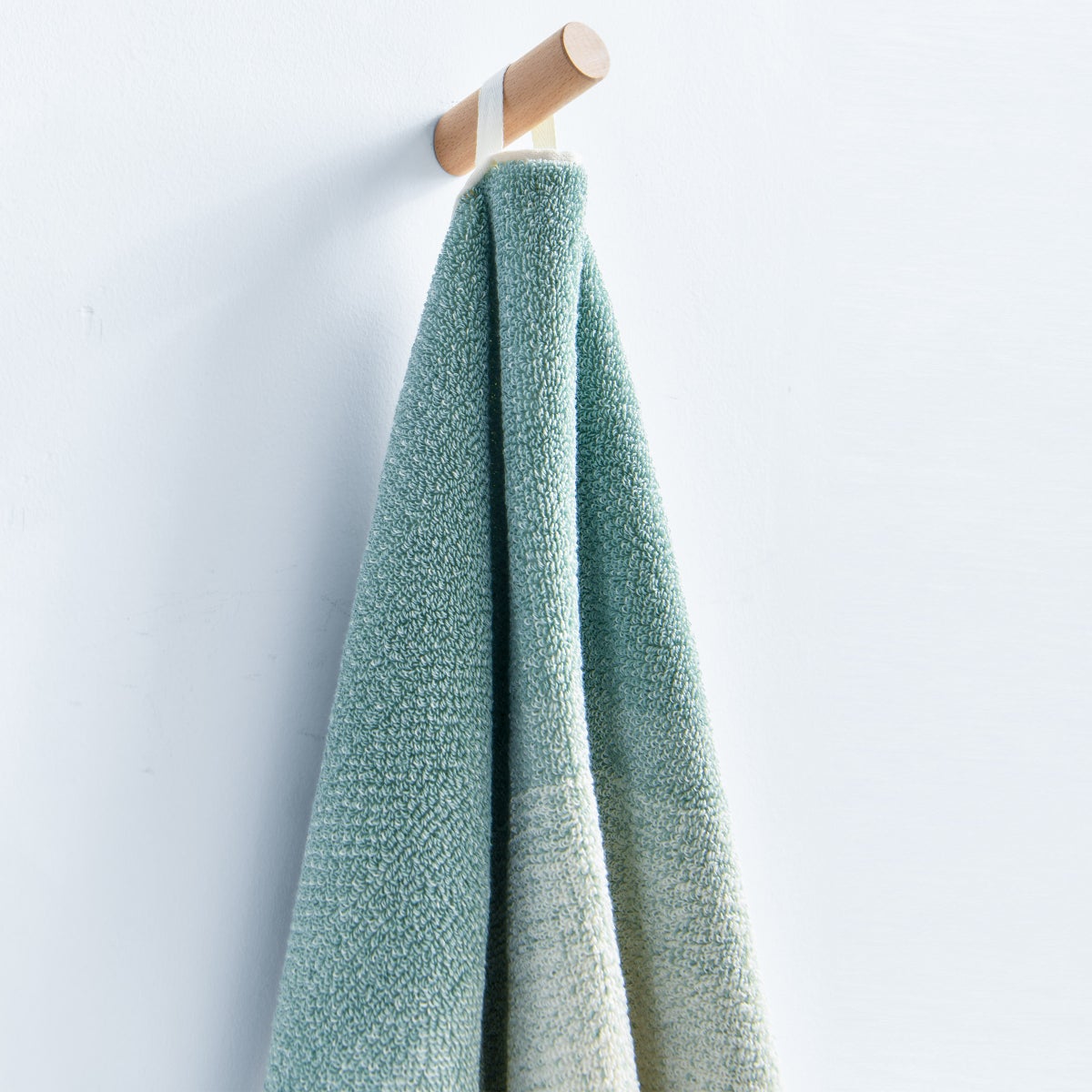 Ombre Bath Towel, 2-pack, Green