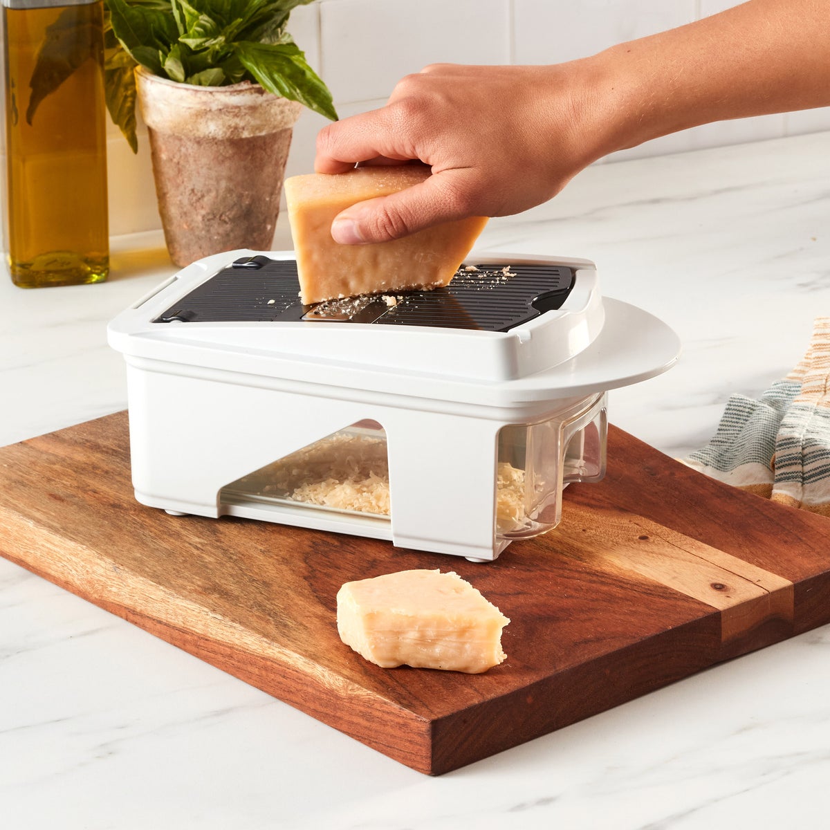 MIU 11-piece Vegetable Chopper & Slicer