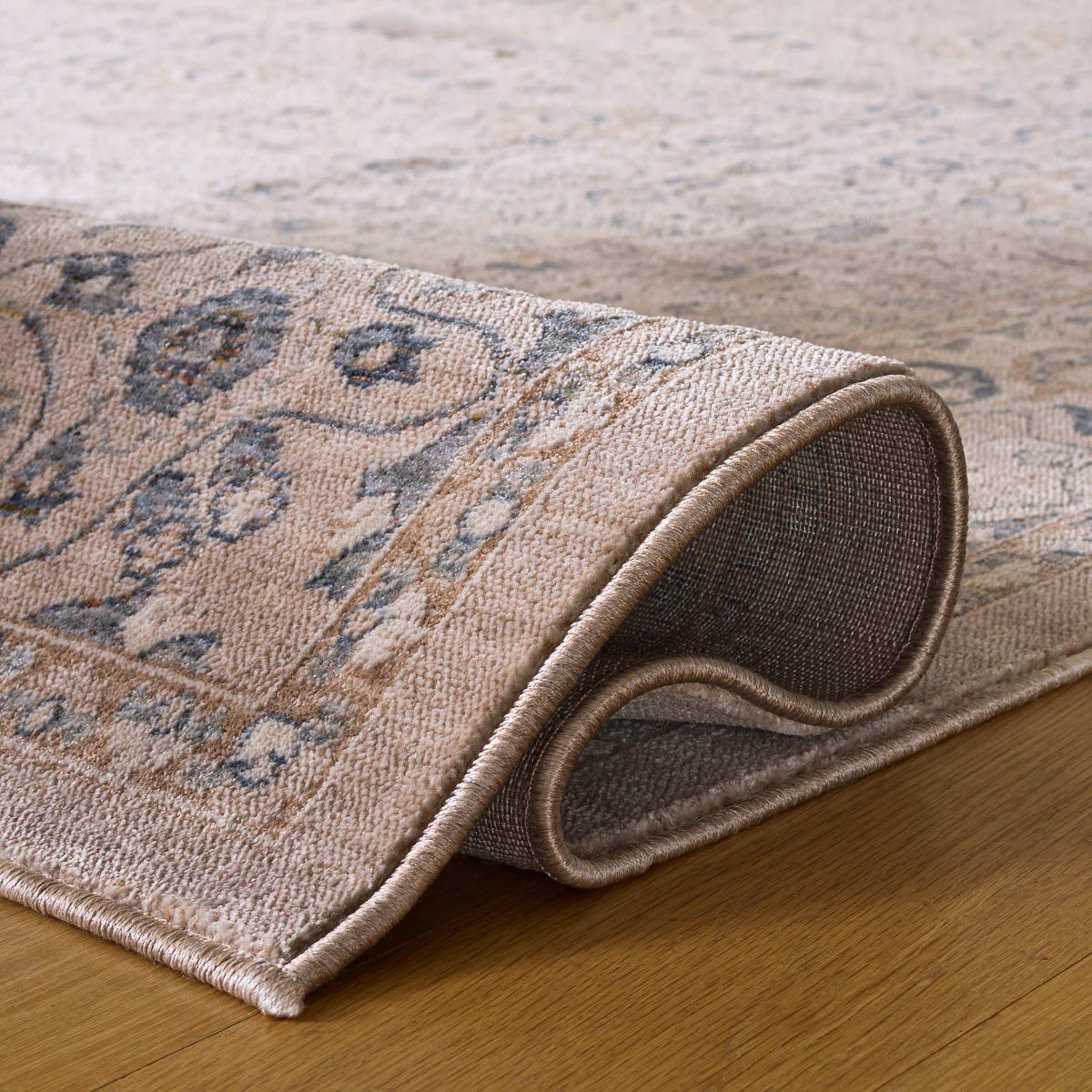 Safavieh Sutton Area Rug, Beige Navy, 9' x 12'