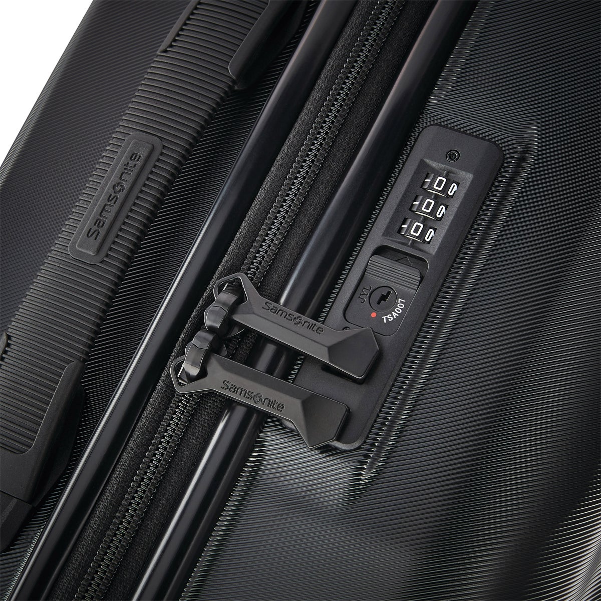 Samsonite Xcalibur XLT Spinner Carry-on