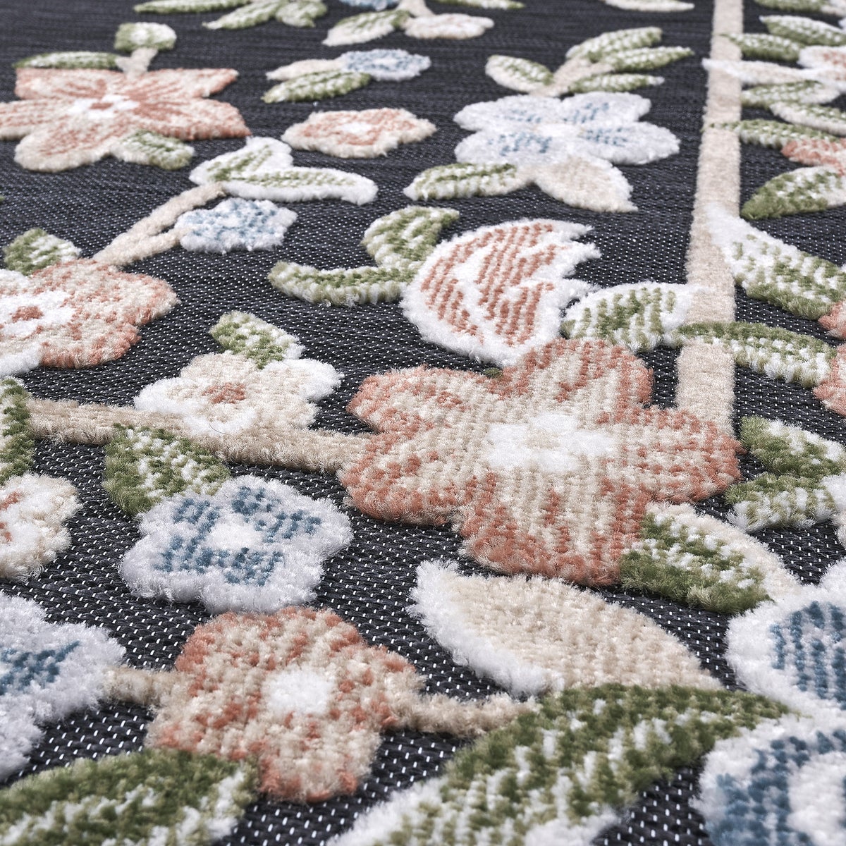 Laguna Indoor/Outdoor Area Rug, Beta Black, 7'10" x 10'