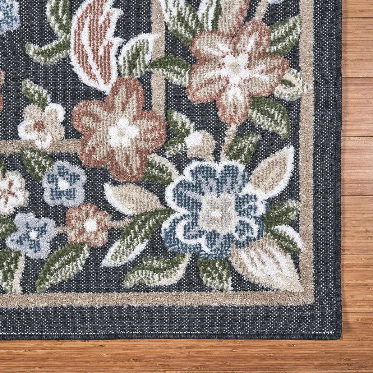 Laguna Indoor/Outdoor Area Rug, Beta Black, 7'10" x 10'