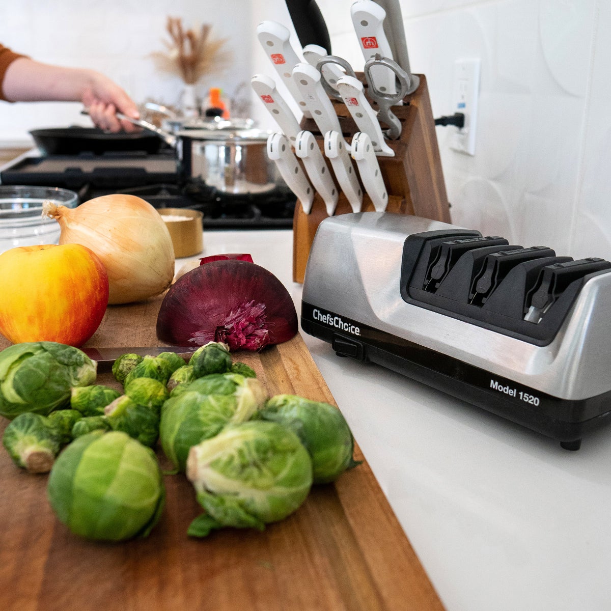 Chef'sChoice Model 1520 Electric Knife Sharpener